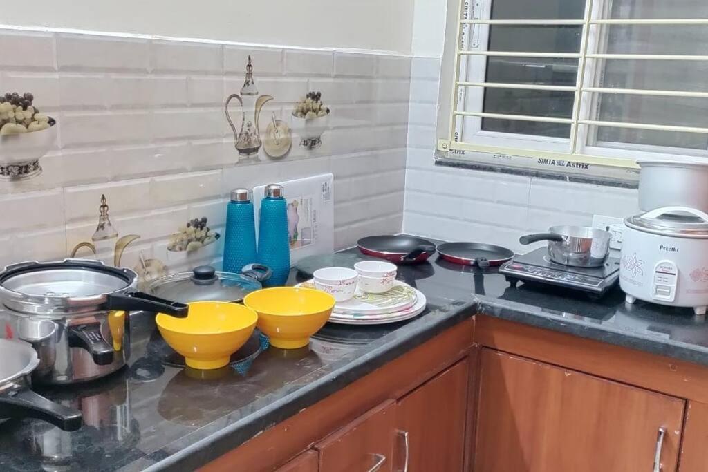 Servostay 2 Bhk Fully Furnished In Hafeezpet #302 Hajdarabad Zewnętrze zdjęcie